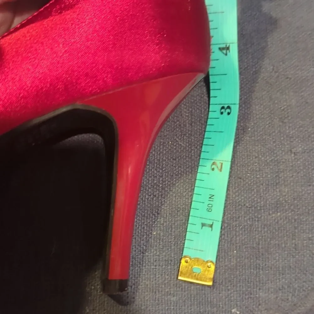 Fioni Night Heels red satin and rose toe  👠‎